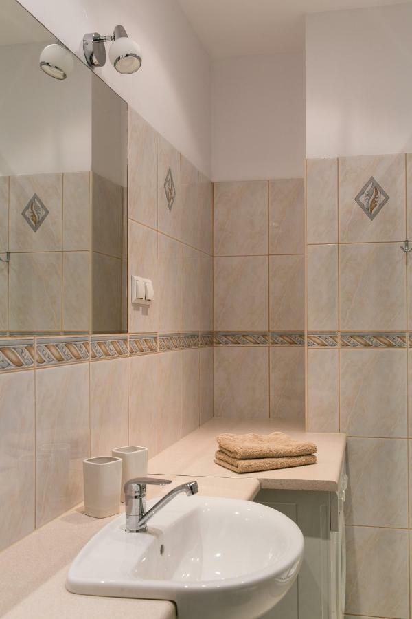 Апартаменти Apartament Rozbrat Варшава Екстер'єр фото